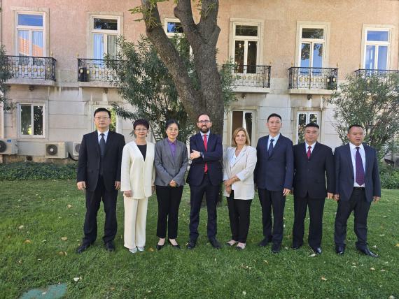 Delegação de procuradores da China visita a Procuradoria-Geral da República de Portugal
